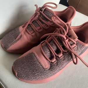 ADIDAS TUBULAR, size 5